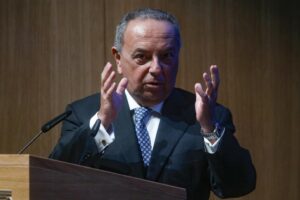 Il pm furioso col governo perché gli ha tolto il «suo» volo di Stato