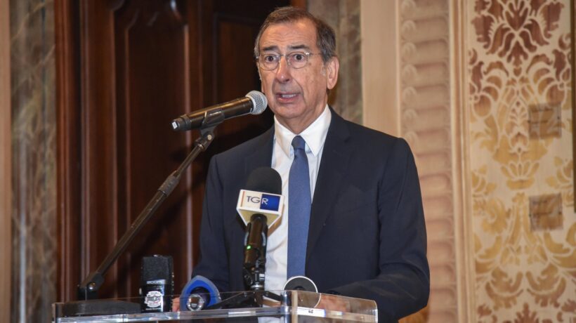 Il governo difende gli agenti. Il sindaco di Milano invece li mette in croce