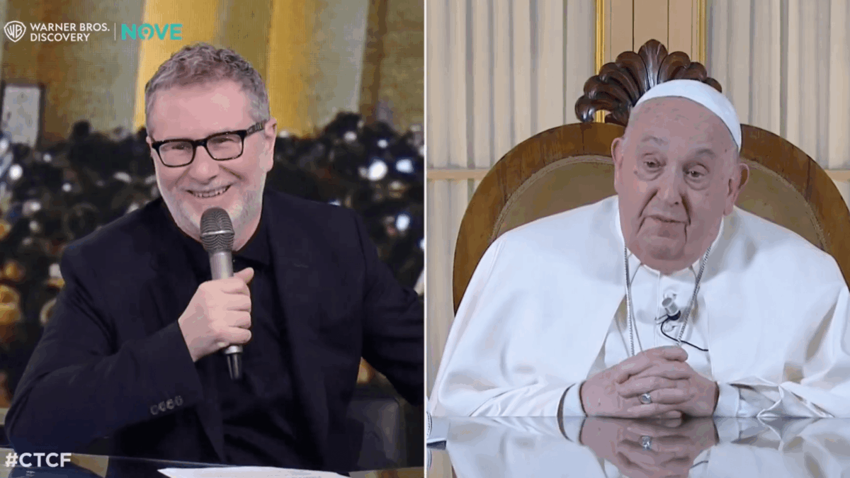 Il Papa da Fazio a promuovere il libro e santificare il socio di Casarini