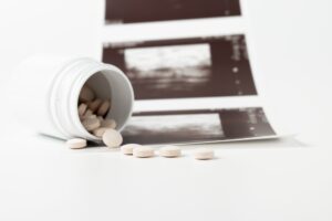 Bastano due pillole del giorno dopo e l’aborto fai da te in casa è servito