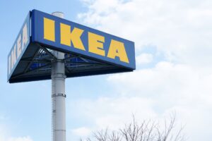 Ikea si veste con l’Islam politicamente corretto