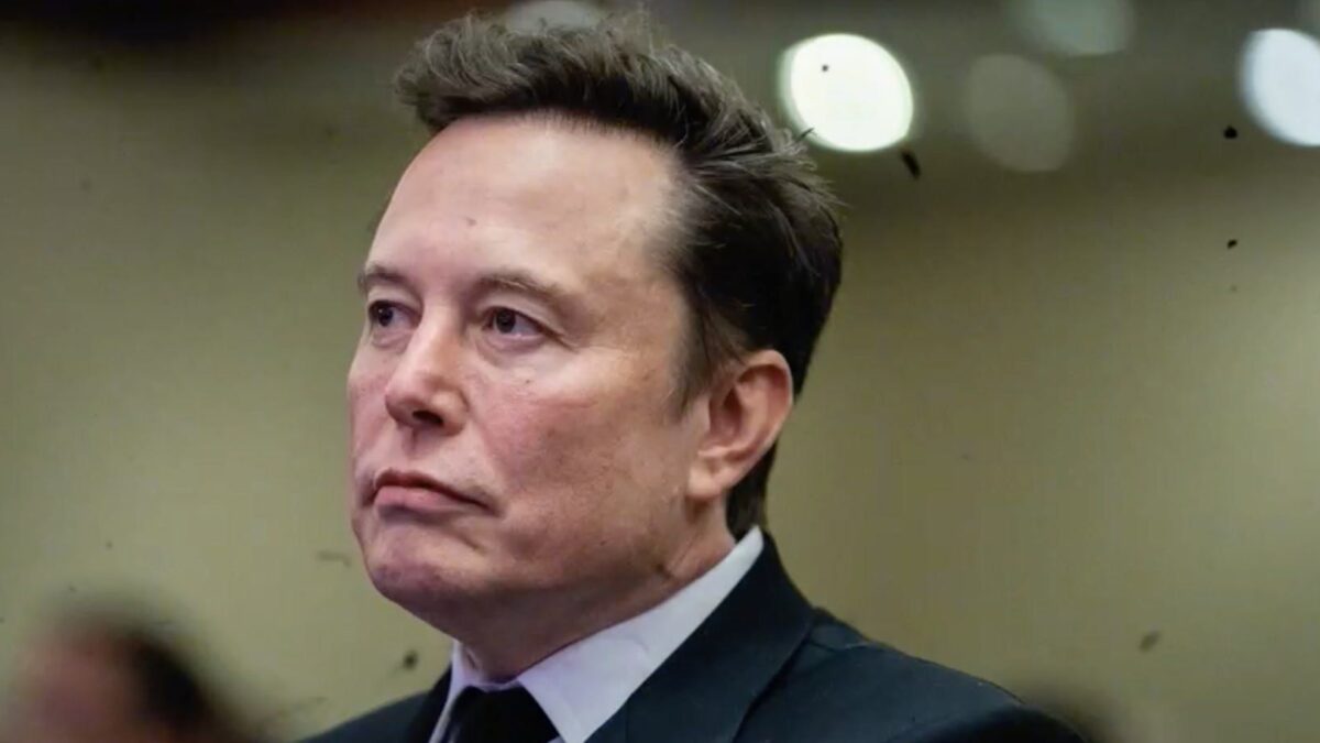 Ecco come quelli che oggi sparano su Musk lo incensavano in passato