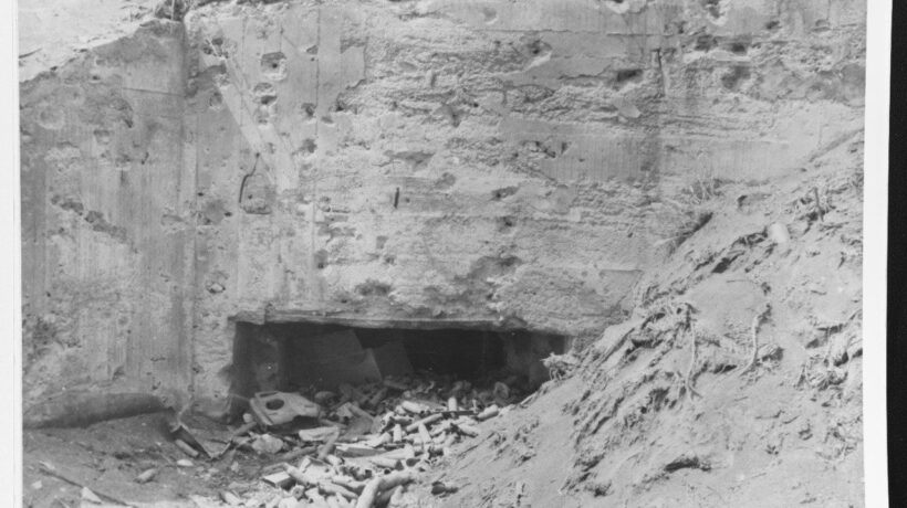 Iwo Jima, un bunker giapponese (US Navy Archives)