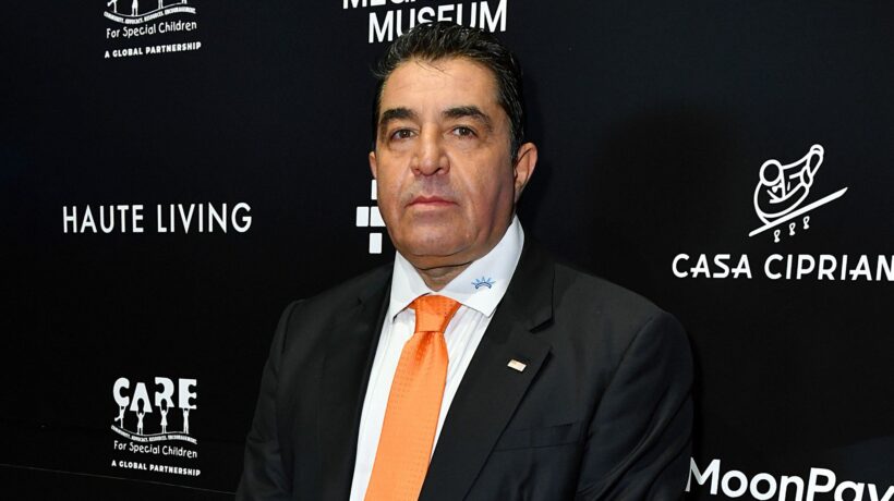 Il tycoon affida al suo uomo di fiducia i rapporti con l’Italia (saltando l’Ue)