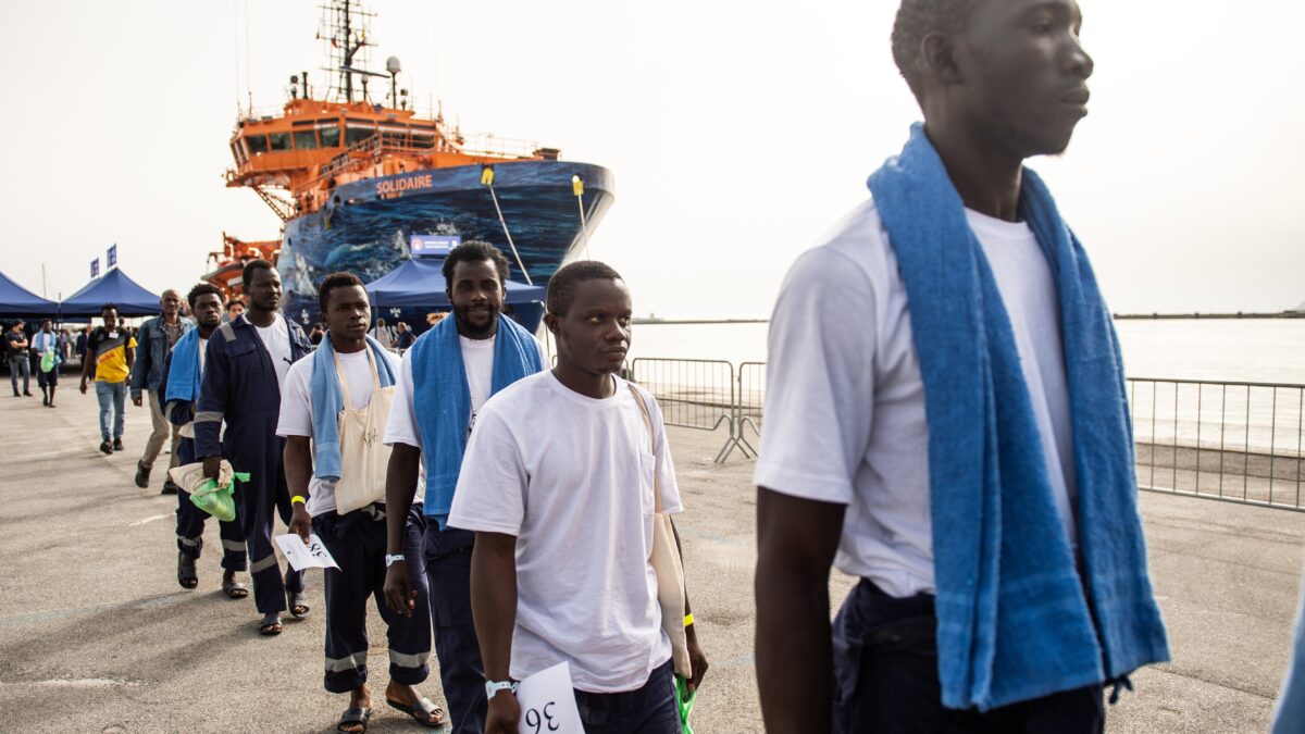 Giro di droga tra albanesi e nigeriani. Base dello spaccio: il centro rifugiati