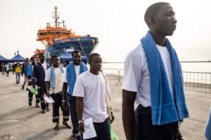 Giro di droga tra albanesi e nigeriani. Base dello spaccio: il centro rifugiati