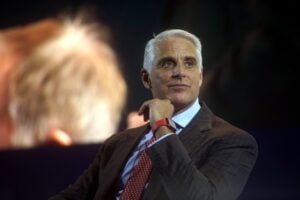 Orcel all’attacco: dopo Bpm sale in Generali