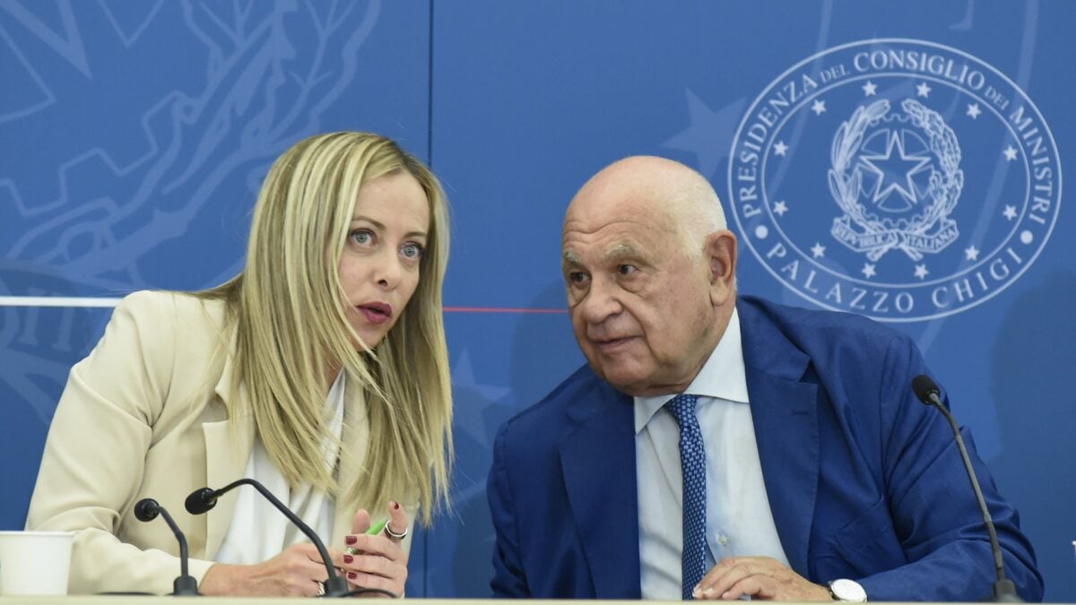 Il governo stana le opposizioni su Almasri