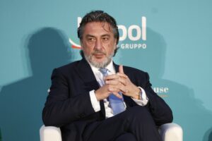 Cimbri nel risiko degli sportelli lancia l’Ops su Popolare di Sondrio