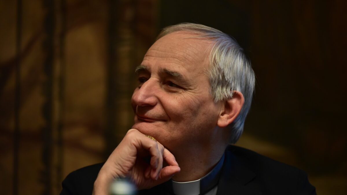 Zuppi snobba il fine vita e insiste «Più immigrati contro la denatalità»