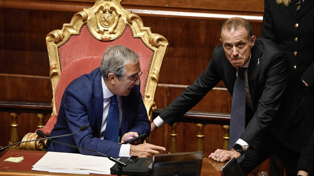 Un ddl per rimettere l’immunità. «Toglierla fu un atto liberticida»