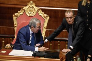 Un ddl per rimettere l’immunità. «Toglierla fu un atto liberticida»