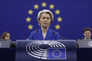 Ursula si scherma: cancellare le chat (anche con Pfizer) sarà obbligatorio