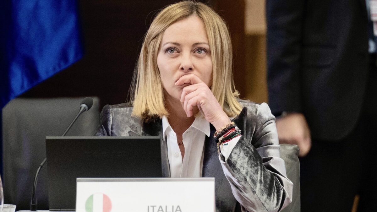 Più che i tiranni, il tribunale dell’Aia persegue i suoi avversari politici