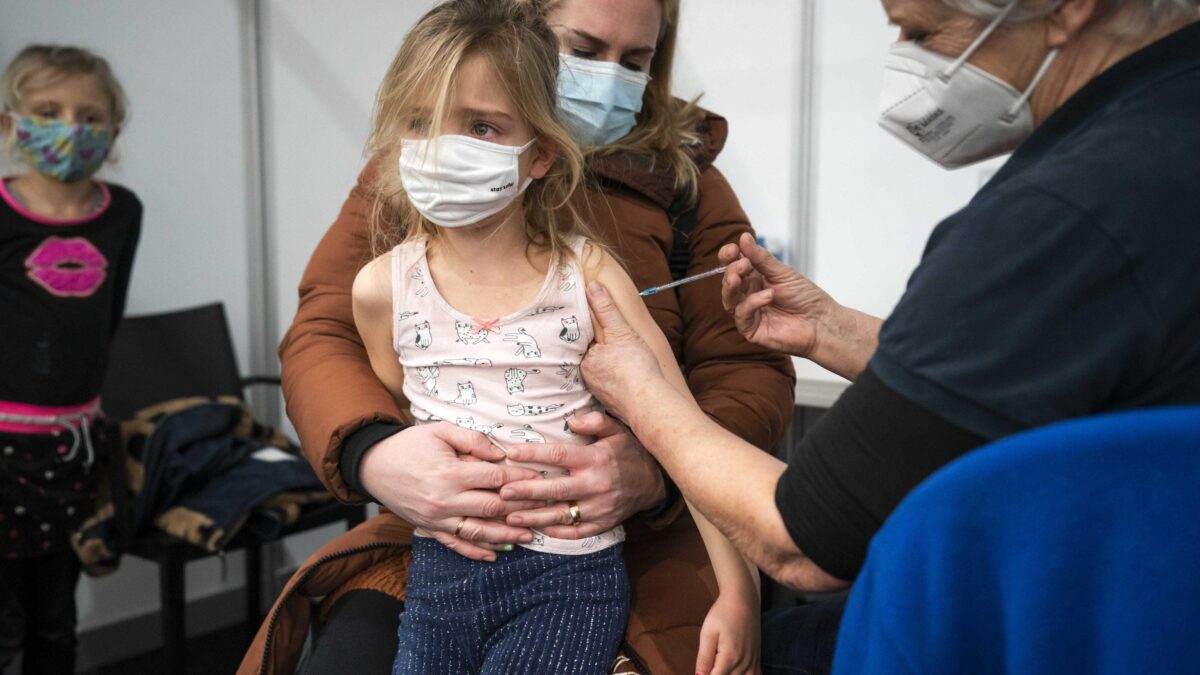 Basta vaccini obbligatori ai bambini. Parte la campagna per il referendum