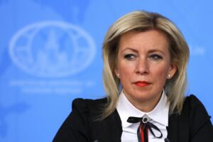 Per difendere Mattarella i dem vogliono farci dichiarare guerra alla Russia