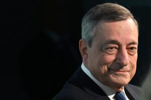 Draghi mette a nudo i mali della Ue ma la sua ricetta ci toglie sovranità