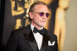 Bond passa dalla licenza di uccidere a quella di poter restare sé stesso
