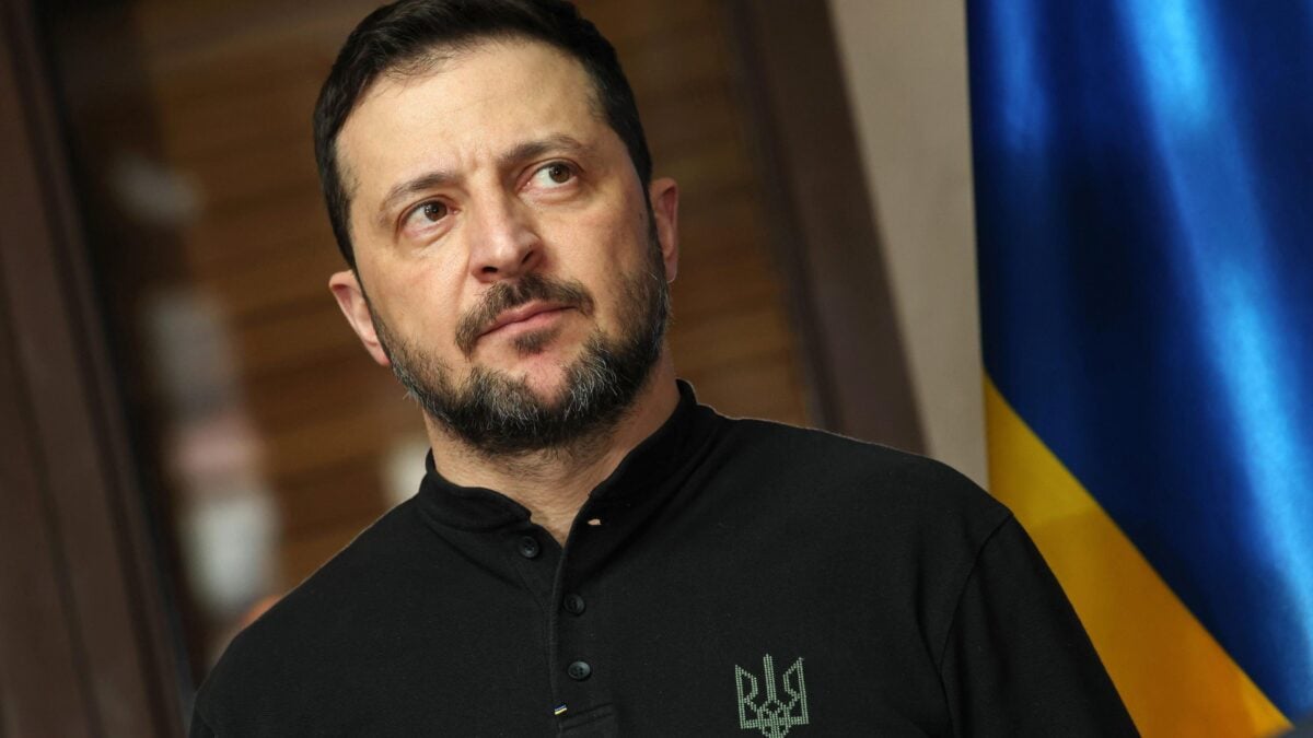 Siluro a Zelensky: «Esilio in Francia». Ombre cinesi sui negoziati
