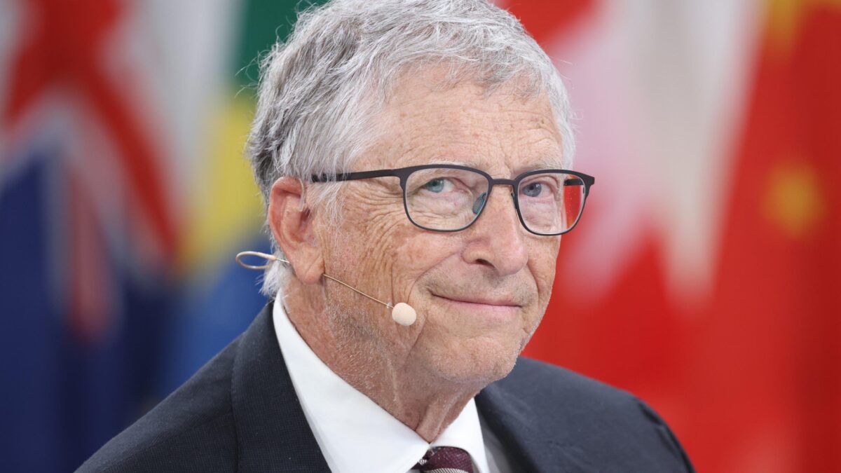 «Bill Gates minaccia la democrazia»