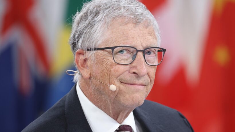 «Bill Gates minaccia la democrazia»