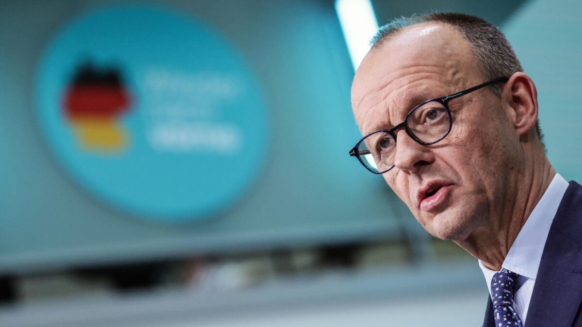 Merz cambia già idea sul freno al debito e valuta di lasciare gli Interni alla Spd