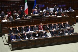Vertice sulle bollette: più fondi ai bisognosi