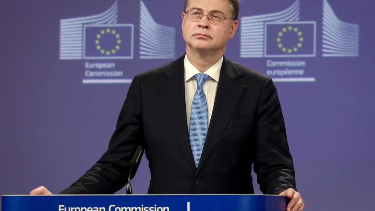L’Ue accusa i dazi Usa di minare l’economia per coprire gli errori che ha fatto da sola