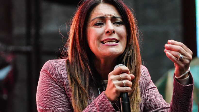 La gara delle vedove la vince la Picierno
