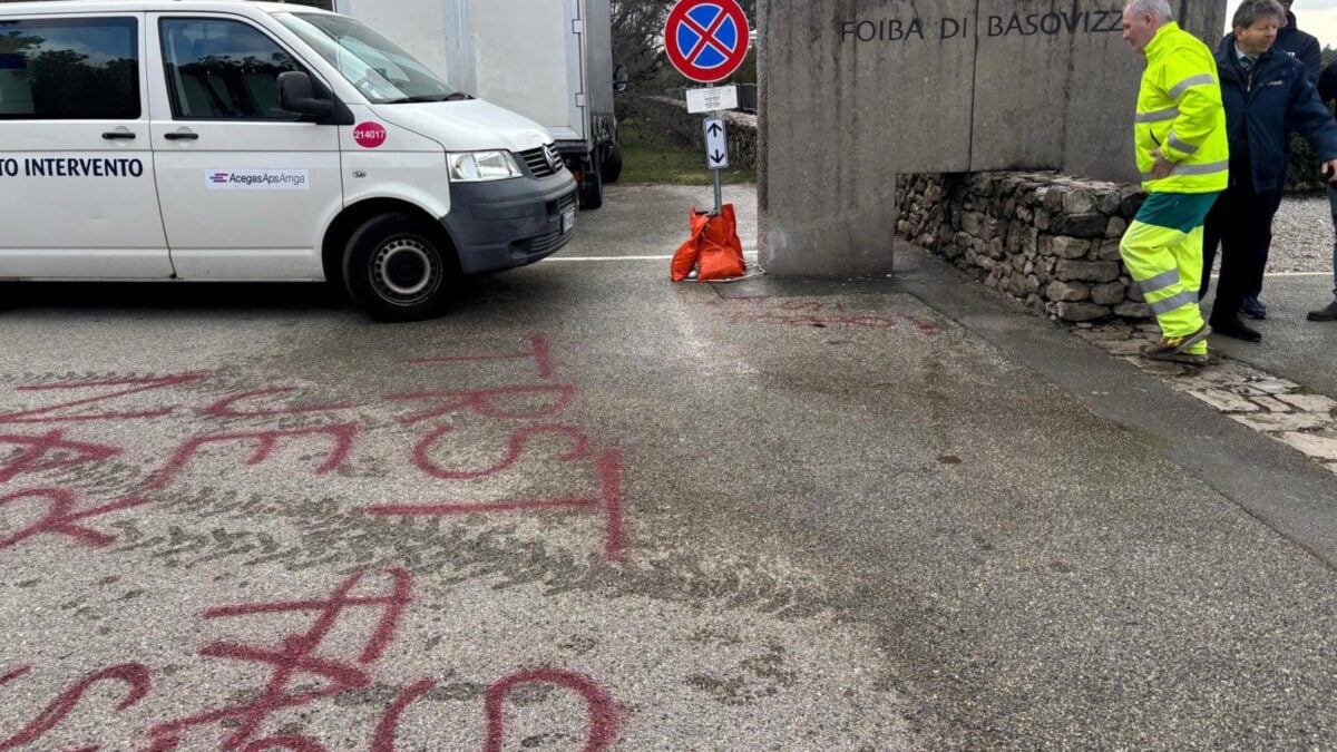 L’odio ha dato i suoi frutti: deturpata la foiba