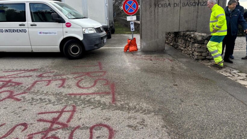 L’odio ha dato i suoi frutti: deturpata la foiba