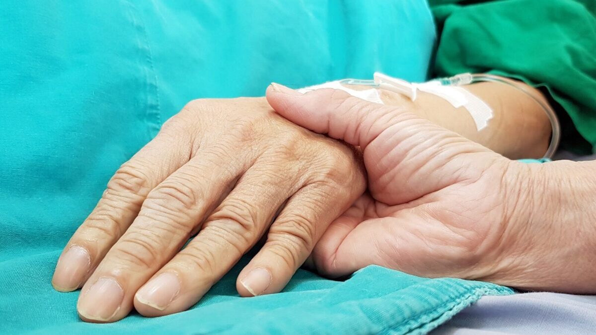 L’eutanasia ucciderà il diritto alle cure