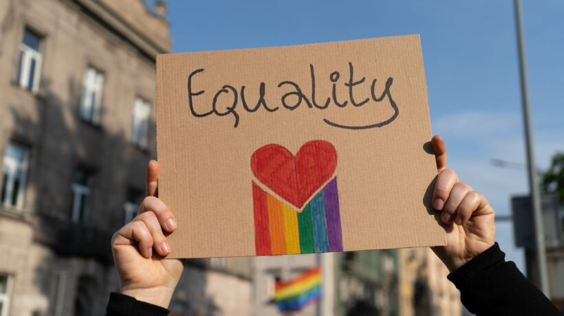Raffica di cause per discriminazione. Un trans intasca 240.000 euro