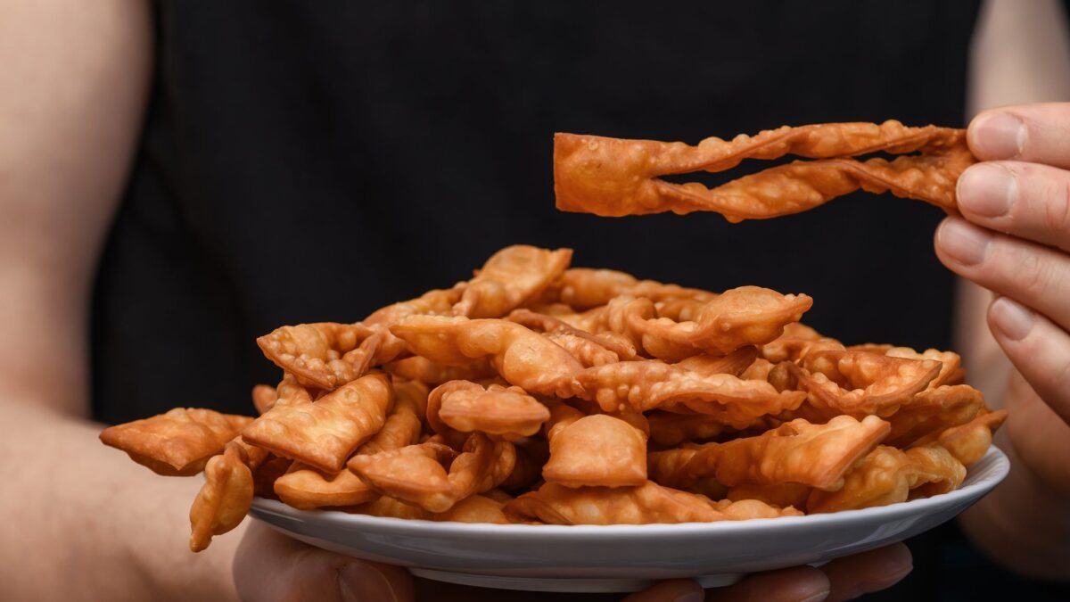 Cenci, frappe, bugie, lattughe e cioffi. A Carnevale ogni… chiacchiera vale