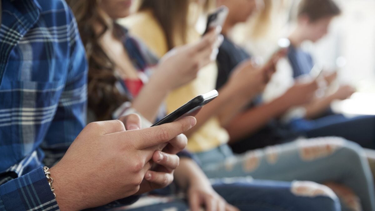 Giovani iperconnessi al telefonino, il concorso al Senato