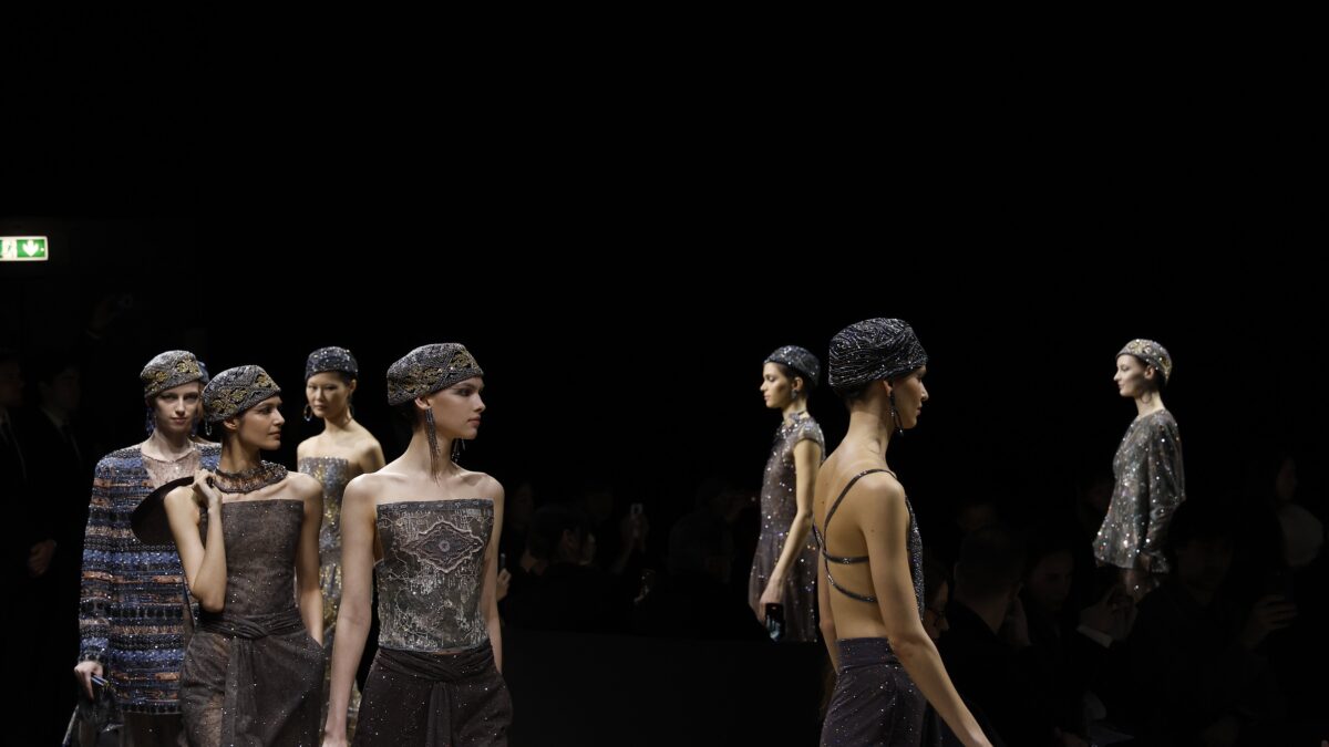 Giorgio Armani punta sui colori della terra