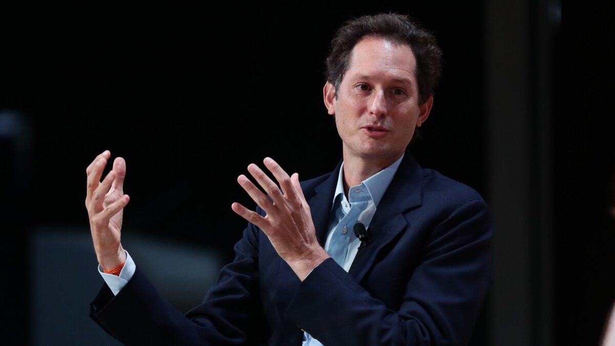 L’ideona di Elkann: spedire in Serbia gli operai Maserati e Alfa ancora in Cig