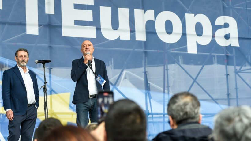 A Bisio, presentatore pro Ue della piazza di Serra, pagato pure l’albergo