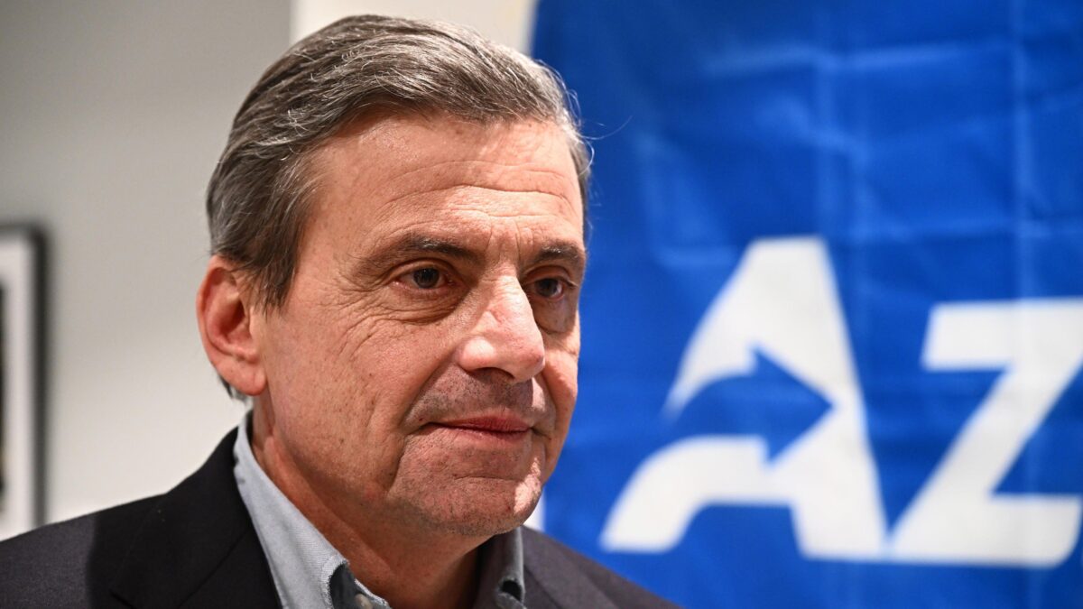 I filo Kiev si spaccano: Iv scarica Calenda