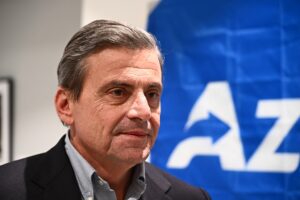 I filo Kiev si spaccano: Iv scarica Calenda
