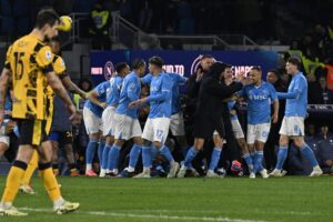 L’Inter tenta la fuga ma il Napoli la riacciuffa