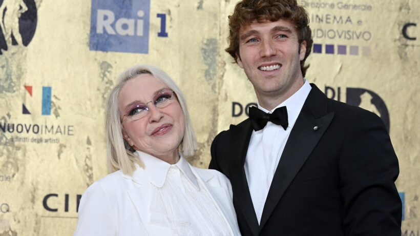 Con il figlio Paolo nel 2024 (Ansa)