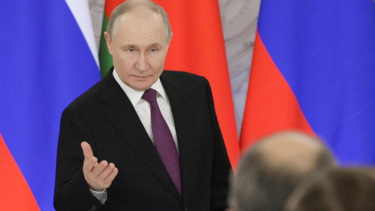Putin apre al cessate il fuoco, ma soltanto se definitivo. Trump: «Parole promettenti»