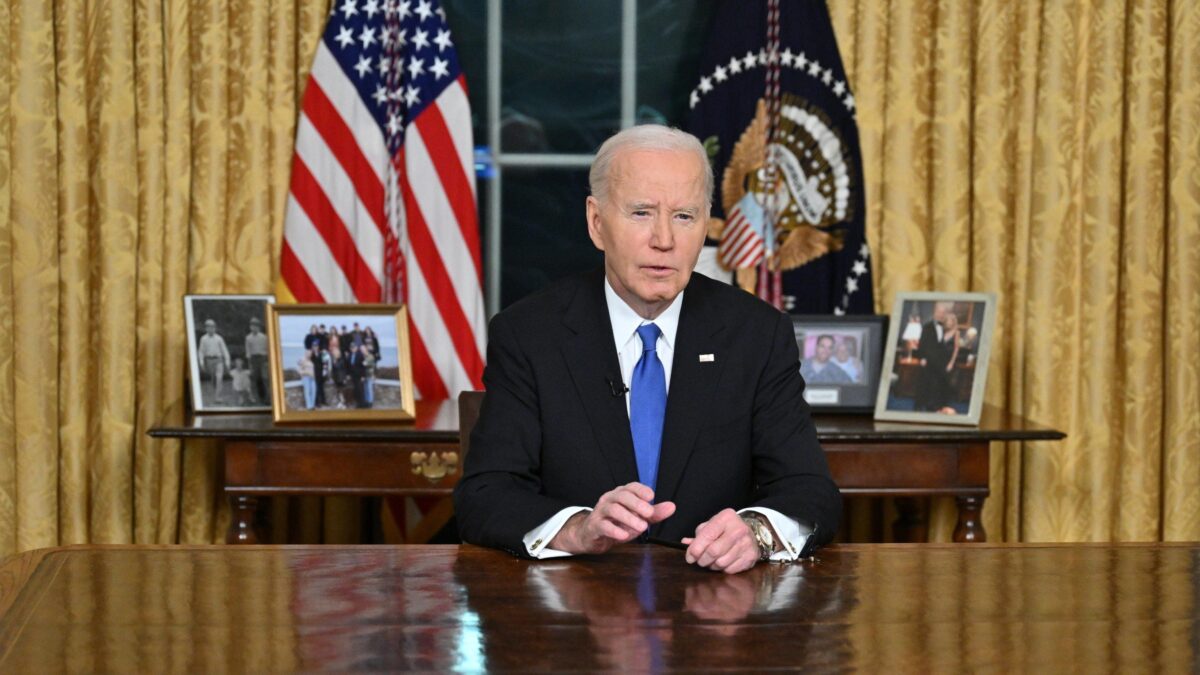 Donald a gamba tesa su Biden per gli atti firmati dall’autopen: «Sono da annullare»