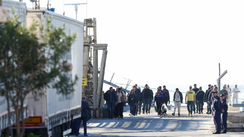 L’Ue sposa la linea italiana sui migranti: necessari hub e lista dei Paesi sicuri