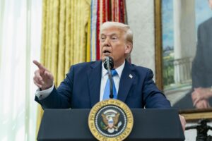 Dietro dazi e frattura con l’Europa il piano Trump per l’industria Usa