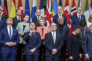 In piazza per la pace mentre l’Ue fa la guerra