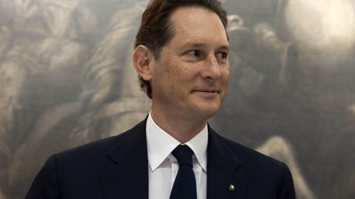 Elkann si spaccia per il salvatore dell’auto