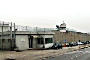 Detenuti in rivolta ad Avellino, celle devastate