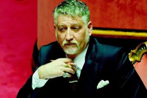 Giuli fa dietrofront sul cinema: «Rivedremo i criteri per i fondi»